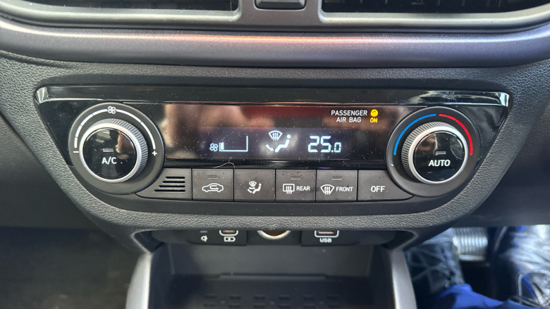 Hyundai i10 1.2 [79] Premium 5dr Auto [Nav] Petrol Hatchback